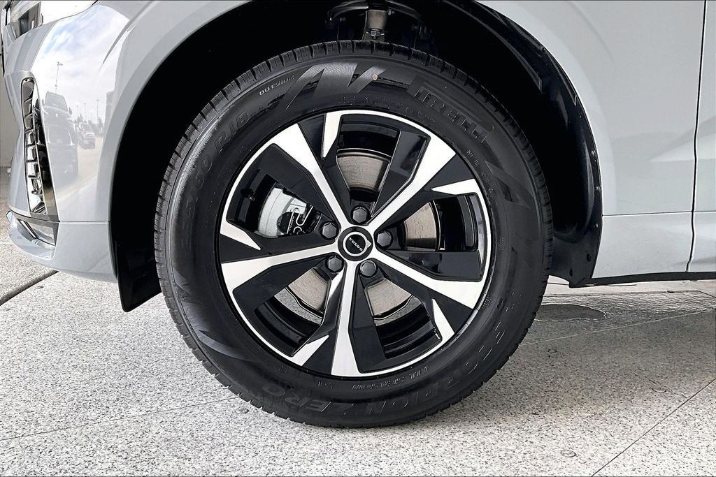 2026 Volvo XC60 B5 Core