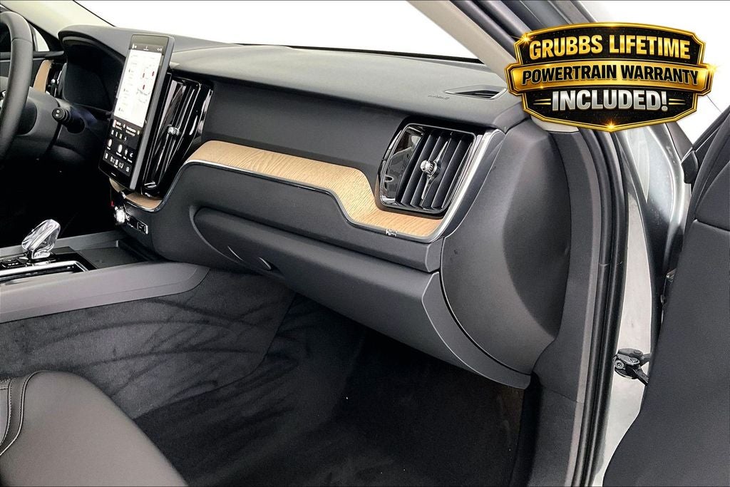 2026 Volvo XC60 B5 Core