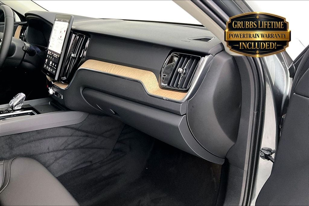 2026 Volvo XC60 B5 Core