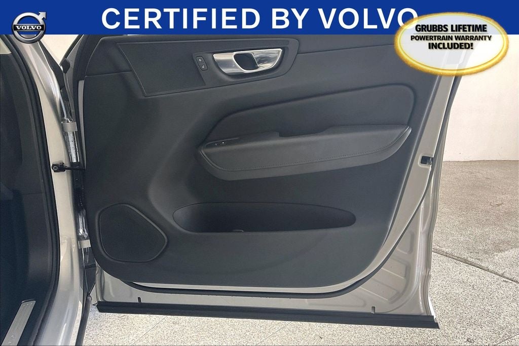 2025 Volvo XC60 B5 Core