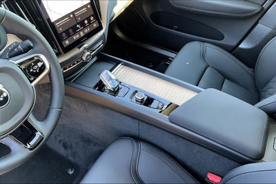 2026 Volvo XC60 B5 Core