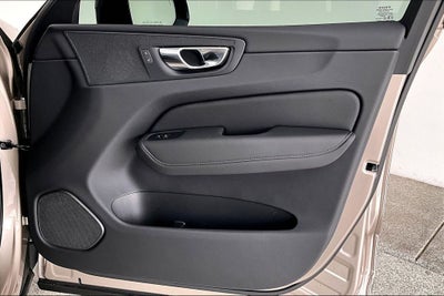 2026 Volvo XC60 B5 Core