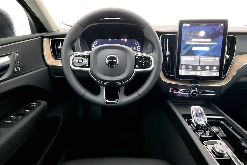 2026 Volvo XC60 B5 Core