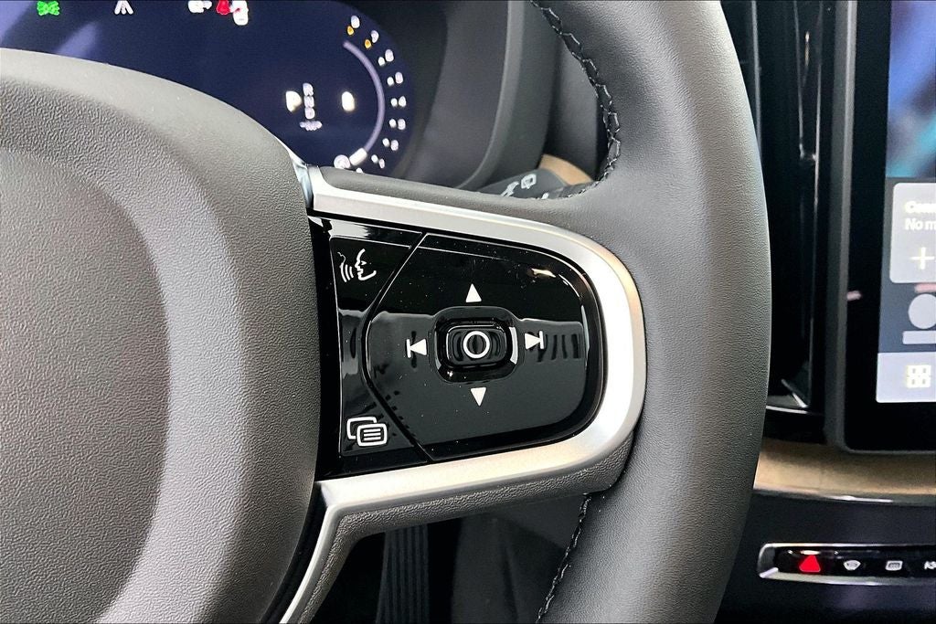 2026 Volvo XC60 B5 Core