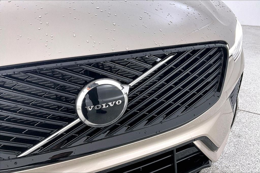 2026 Volvo XC60 B5 Core