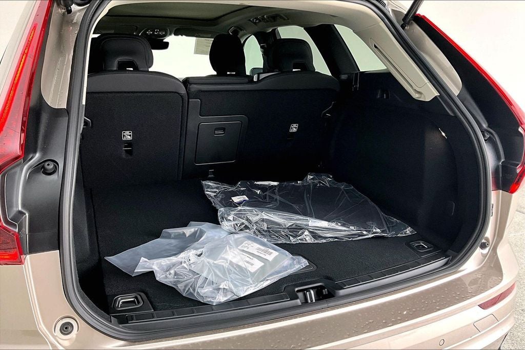 2026 Volvo XC60 B5 Core