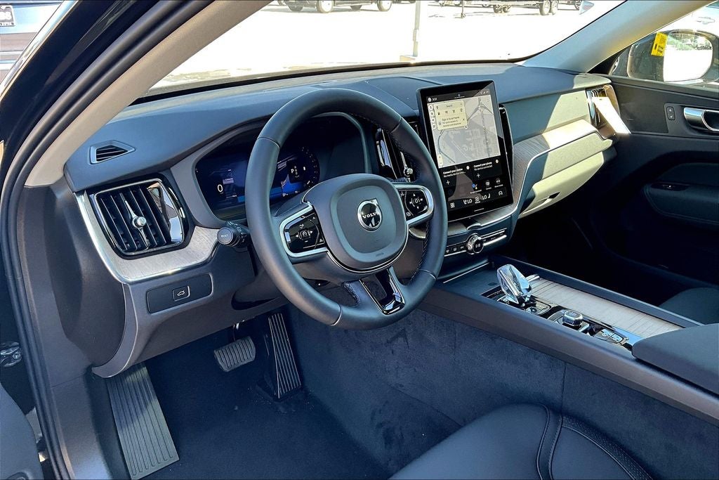 2026 Volvo XC60 B5 Core