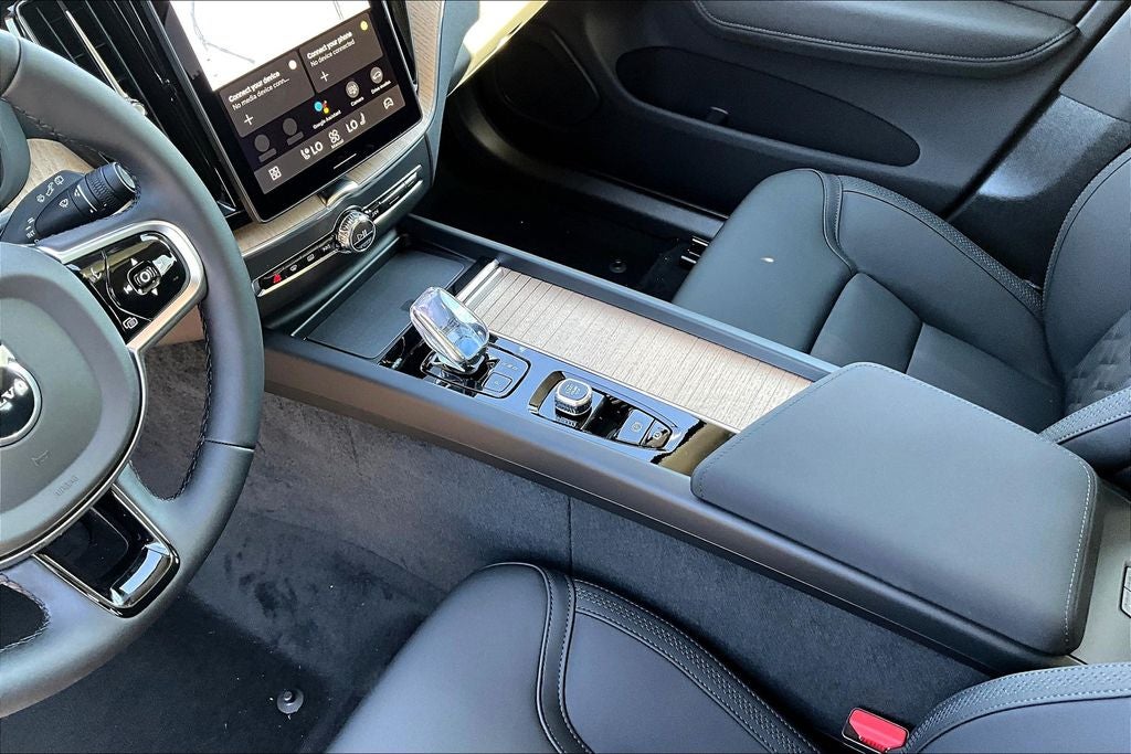 2026 Volvo XC60 B5 Core