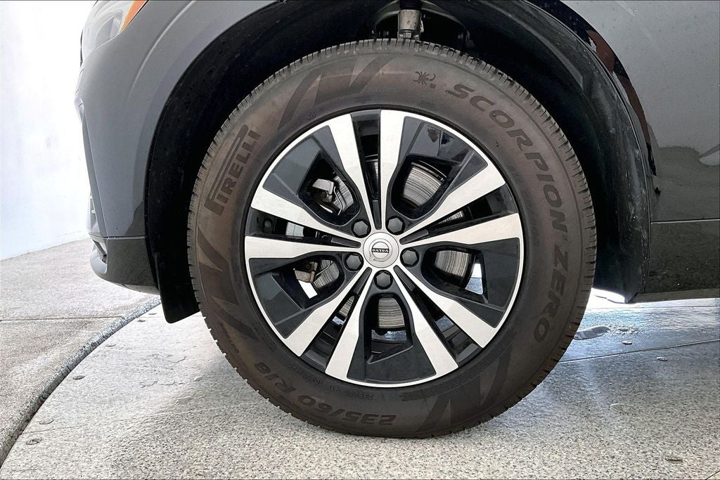 2025 Volvo XC60 B5 Core