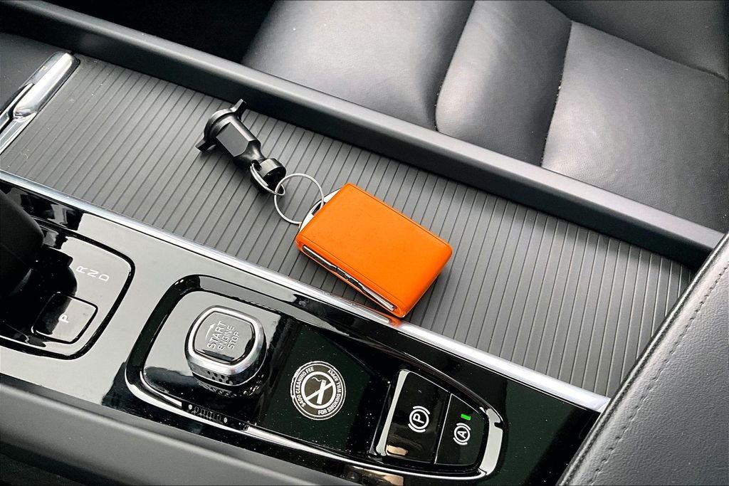 2025 Volvo XC60 B5 Core