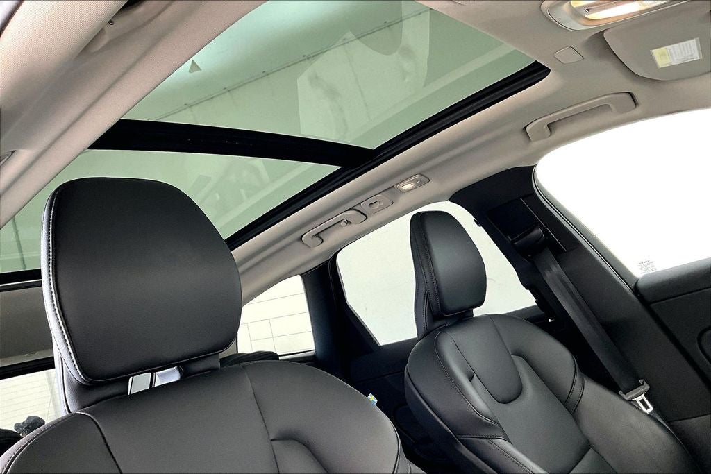 2025 Volvo XC60 B5 Core