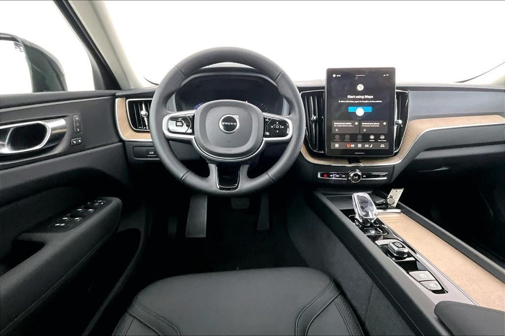 2026 Volvo XC60 B5 Core