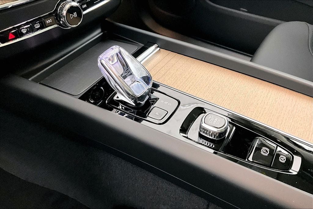 2026 Volvo XC60 B5 Core