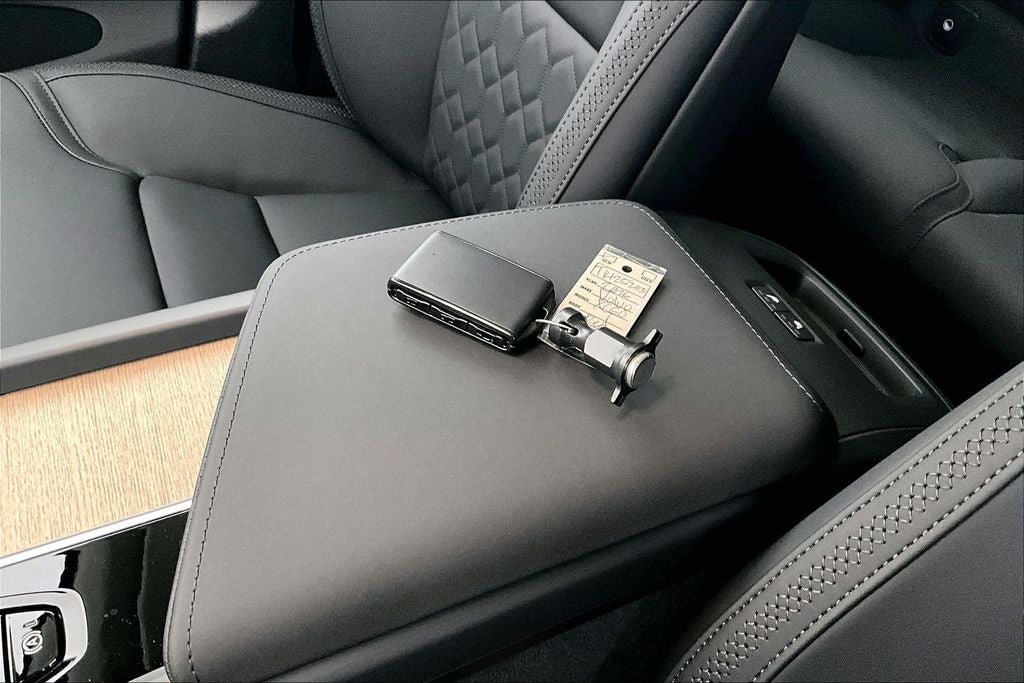 2026 Volvo XC60 B5 Core