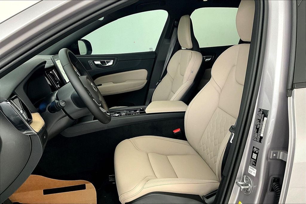 2026 Volvo XC60 B5 Core