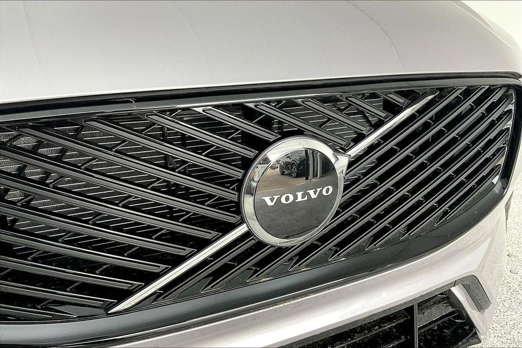 2026 Volvo XC60 B5 Core