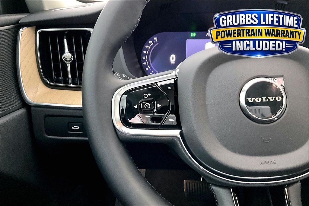 2026 Volvo XC60 B5 Core