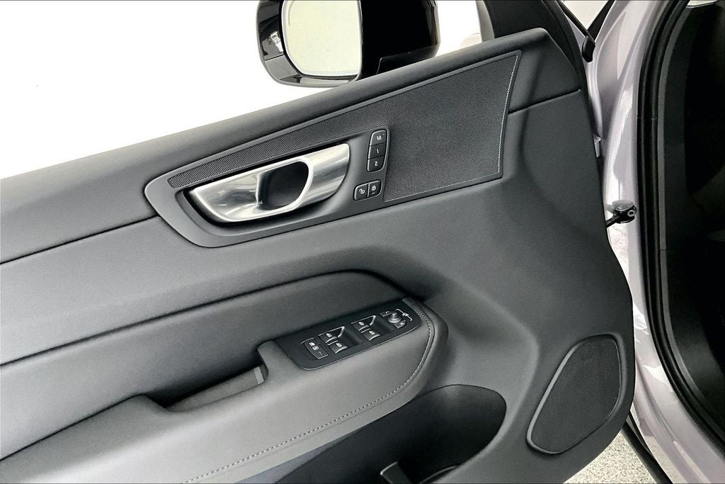 2026 Volvo XC60 B5 Core
