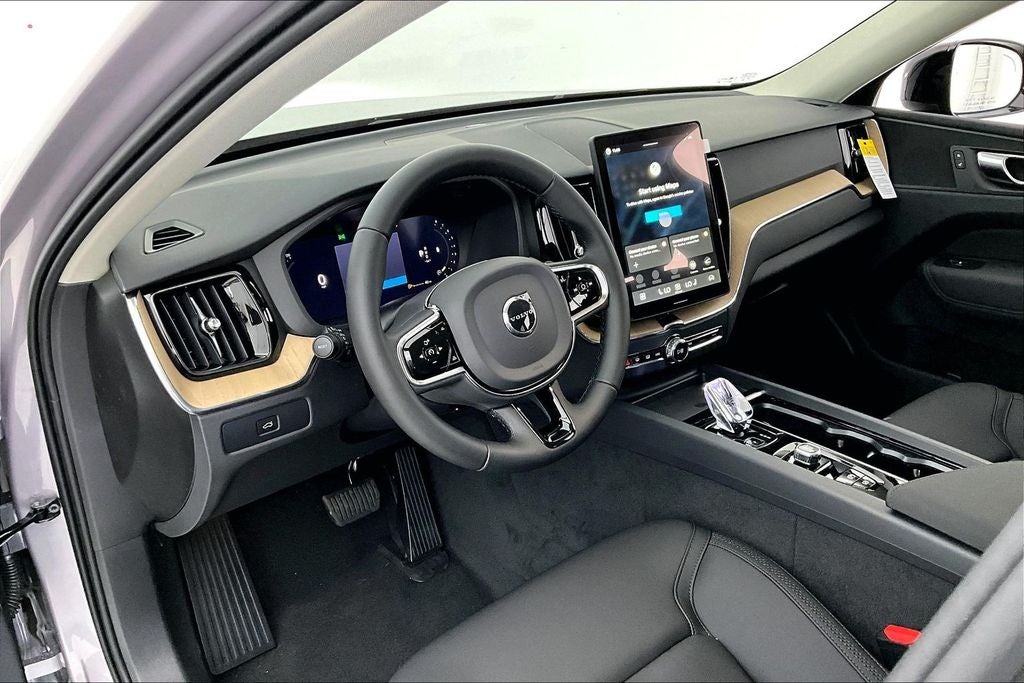 2026 Volvo XC60 B5 Core