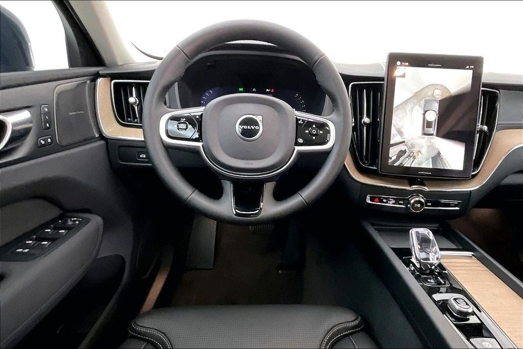 2026 Volvo XC60 B5 Ultra