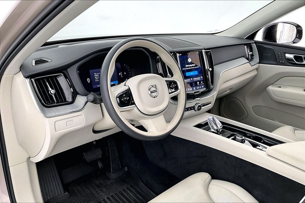 2025 Volvo XC60 B5 Ultra