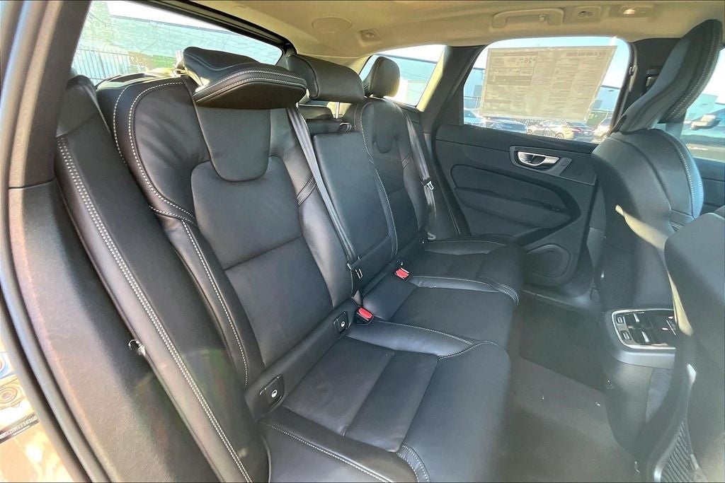 2026 Volvo XC60 B5 Ultra
