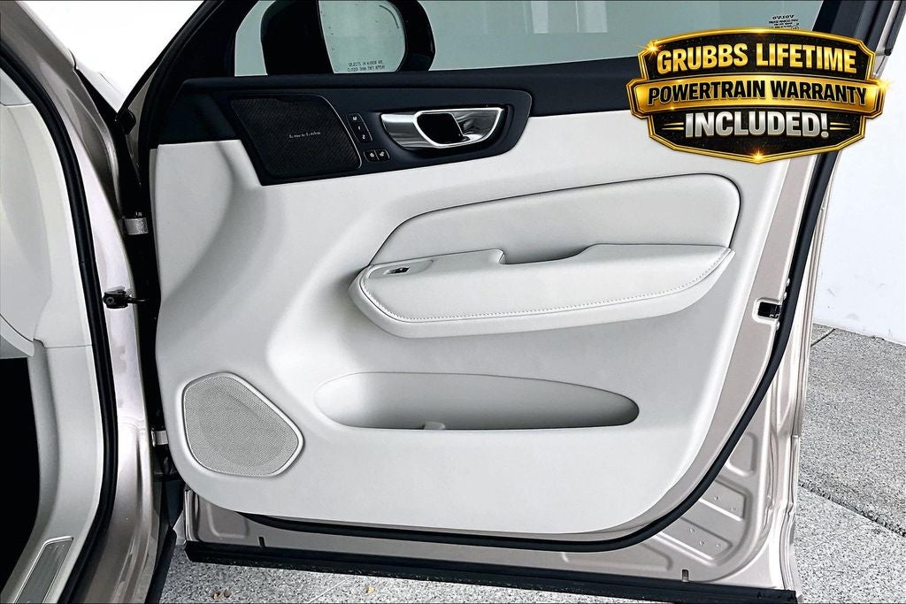 2026 Volvo XC60 B5 Ultra