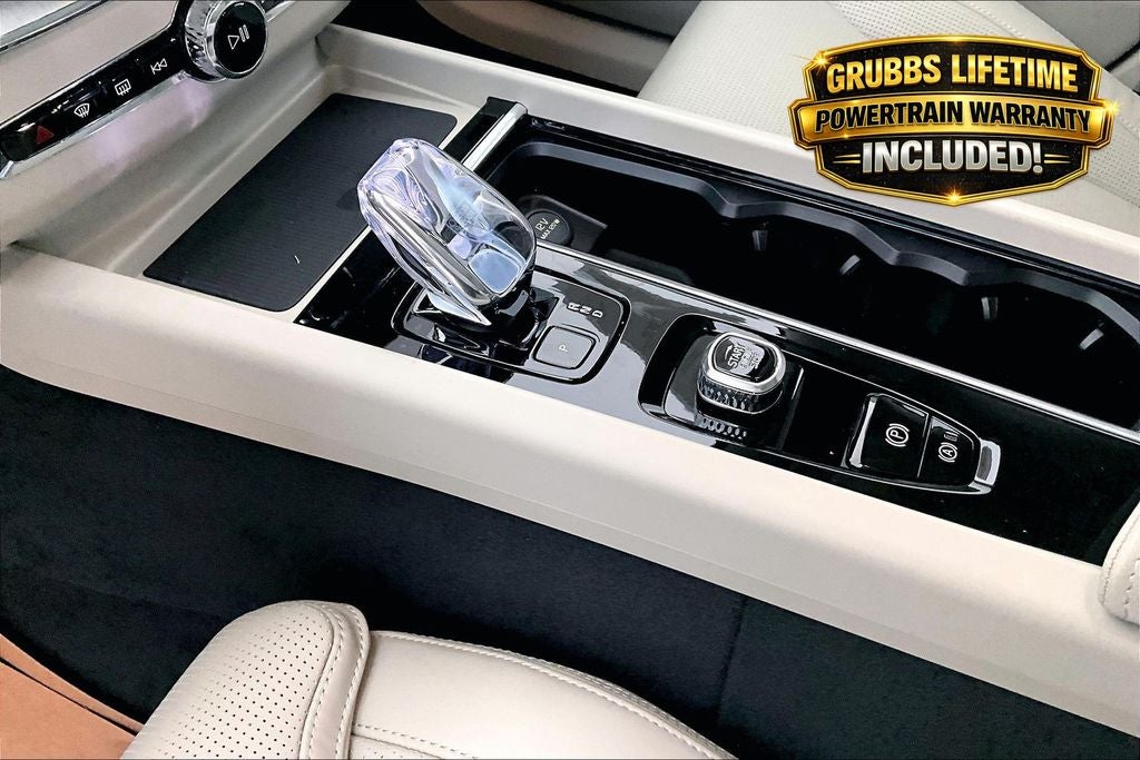 2026 Volvo XC60 B5 Ultra