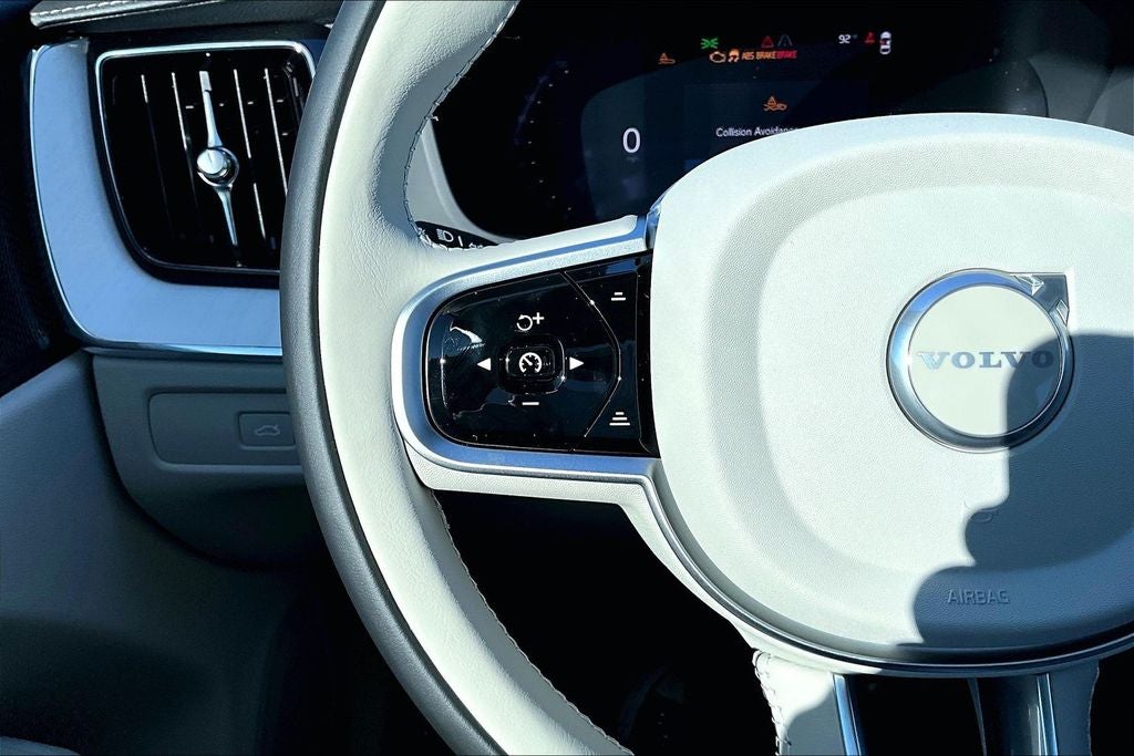 2026 Volvo XC60 B5 Ultra