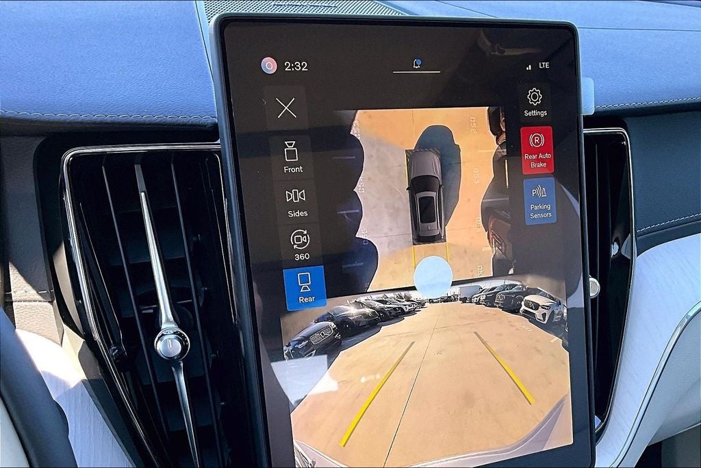 2026 Volvo XC60 B5 Ultra