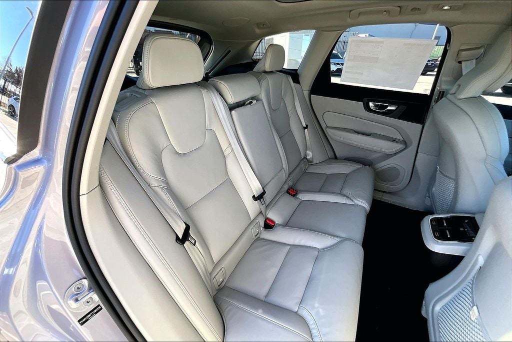 2026 Volvo XC60 B5 Ultra