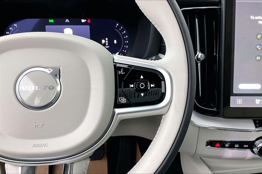 2026 Volvo XC60 B5 Ultra