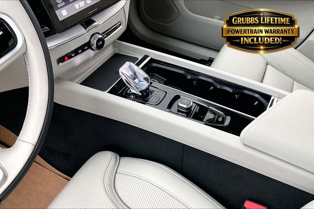 2026 Volvo XC60 B5 Ultra