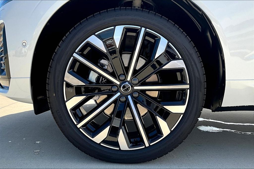 2026 Volvo XC60 B5 Ultra