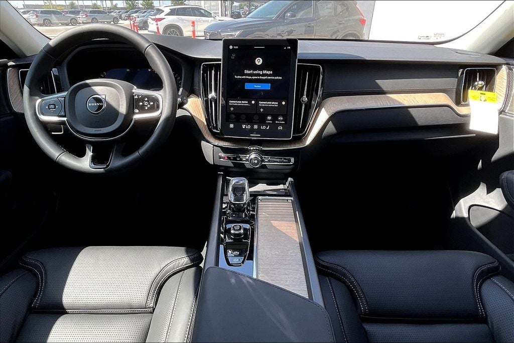 2026 Volvo XC60 B5 Ultra