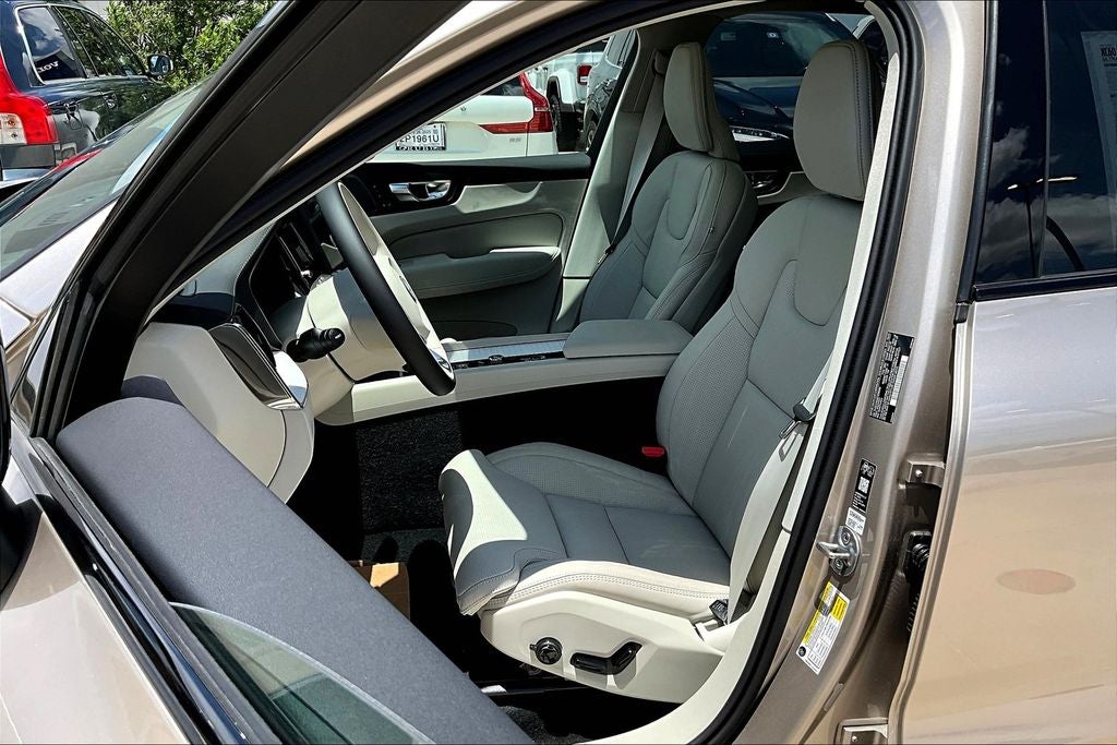 2026 Volvo XC60 B5 Ultra