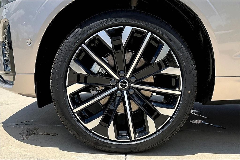 2026 Volvo XC60 B5 Ultra