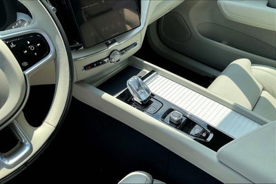 2026 Volvo XC60 B5 Ultra