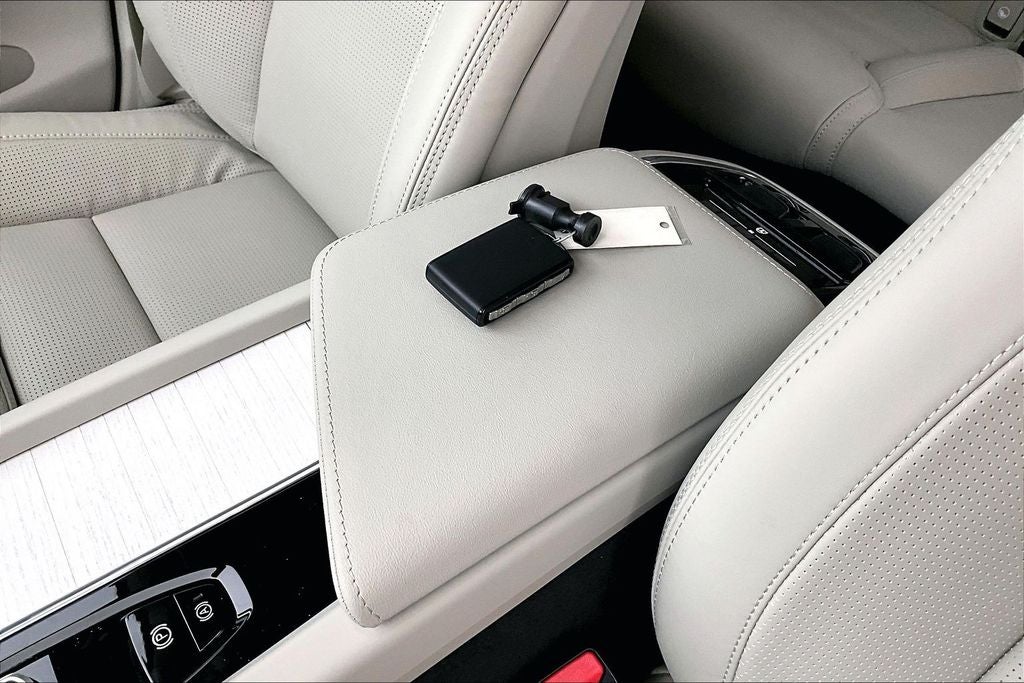 2026 Volvo XC60 B5 Ultra