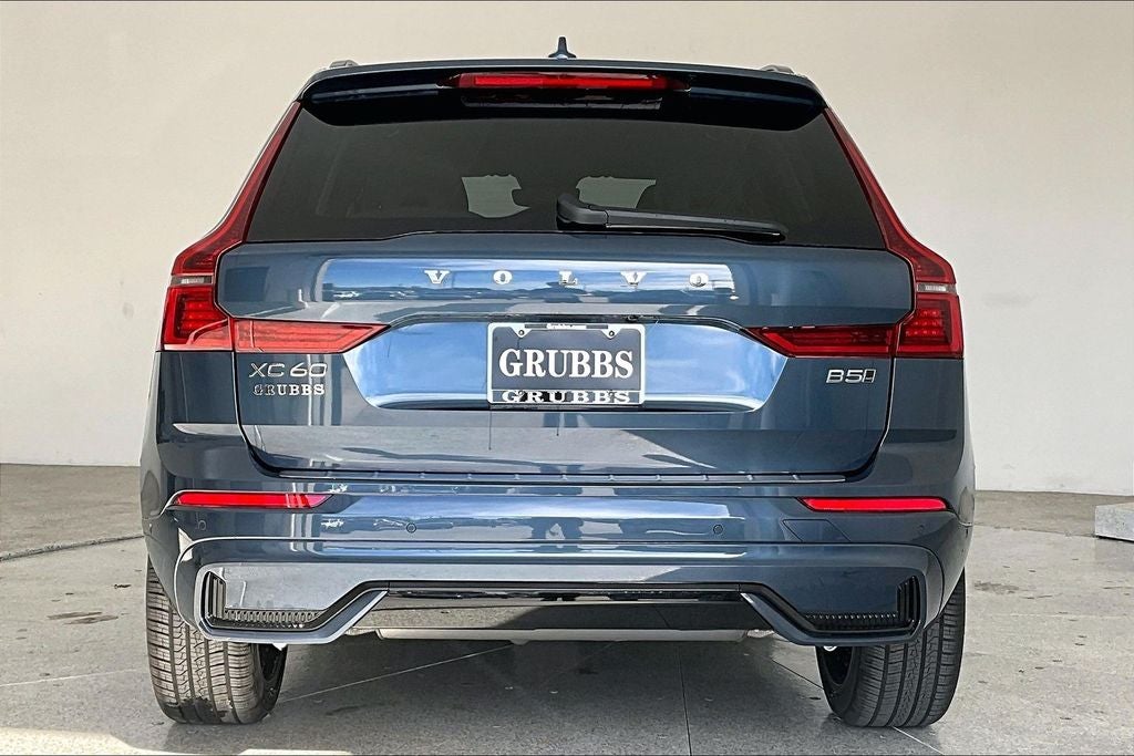 2026 Volvo XC60 B5 Ultra