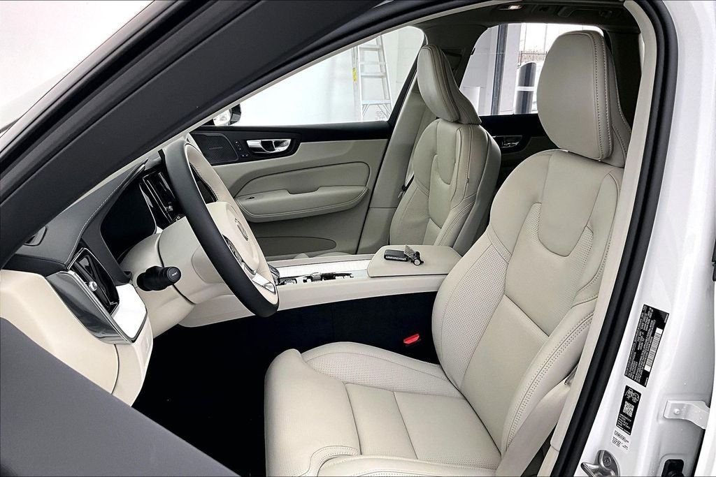 2026 Volvo XC60 B5 Ultra
