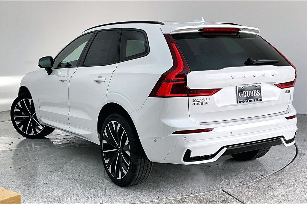 2026 Volvo XC60 B5 Ultra