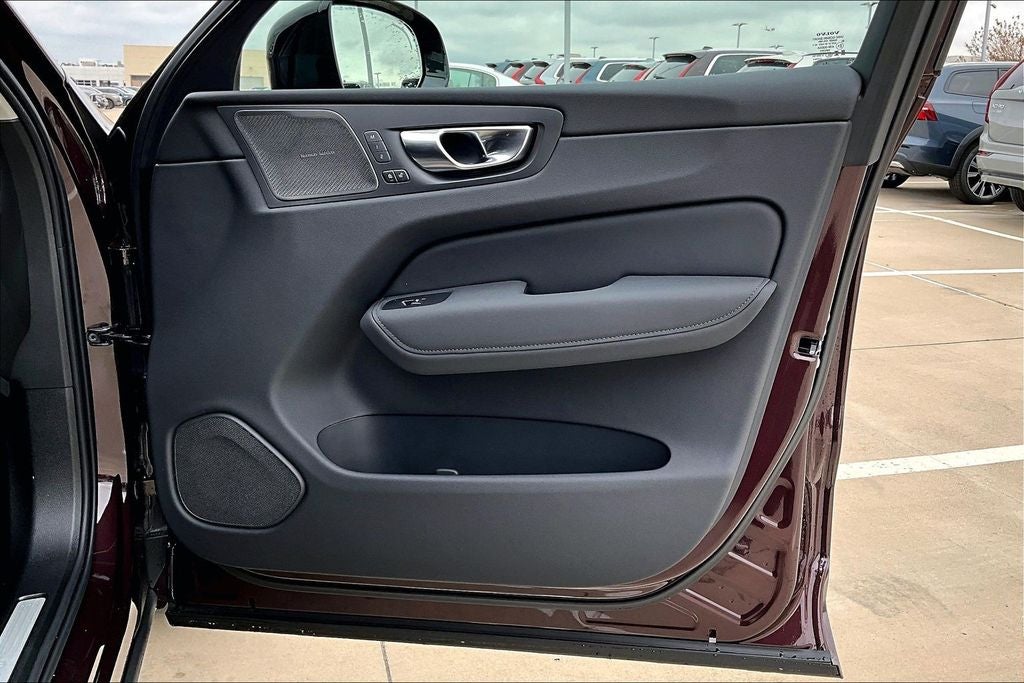 2026 Volvo XC60 B5 Ultra