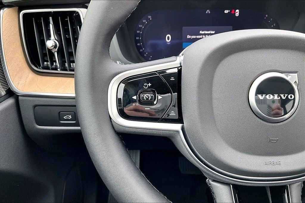 2026 Volvo XC60 B5 Ultra