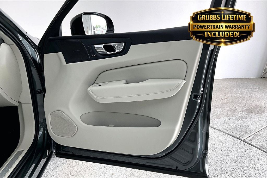 2026 Volvo XC60 B5 Ultra