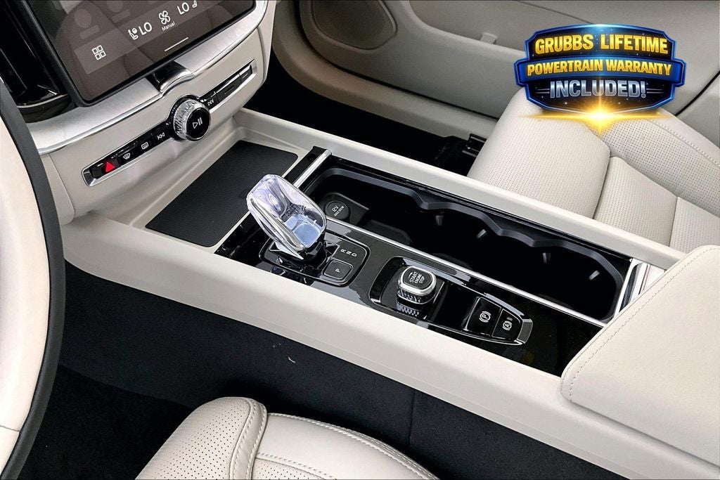 2026 Volvo XC60 B5 Ultra