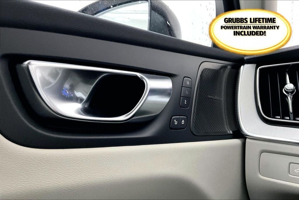 2026 Volvo XC60 B5 Ultra