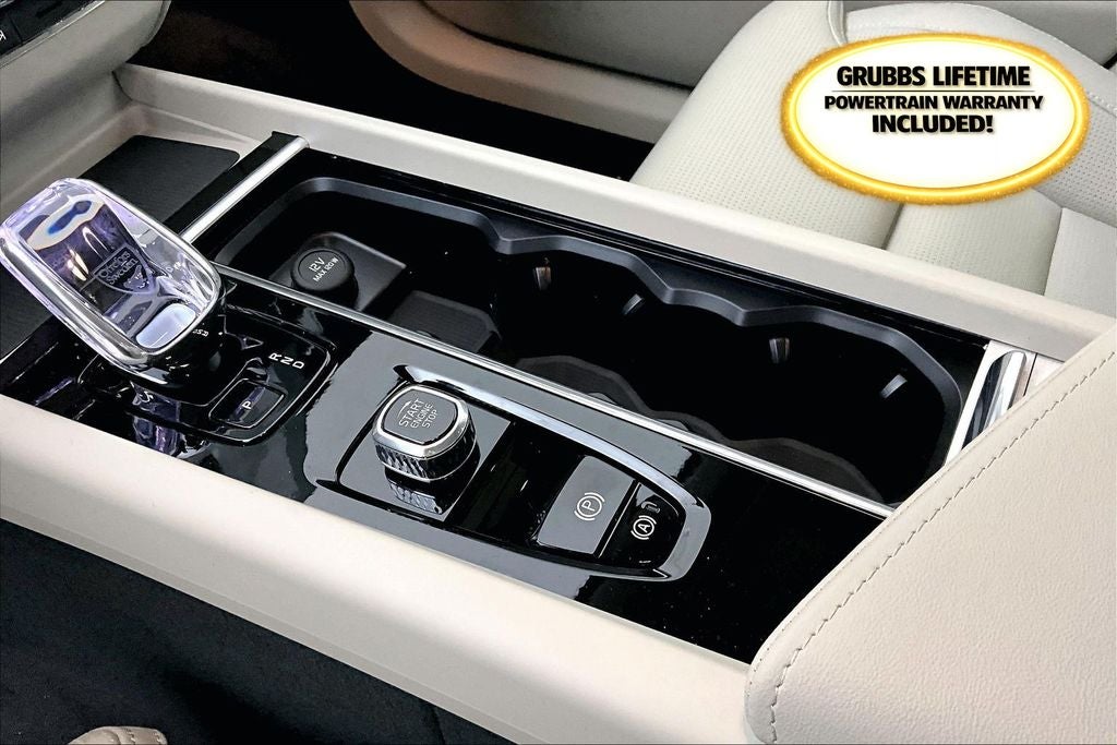 2026 Volvo XC60 B5 Ultra