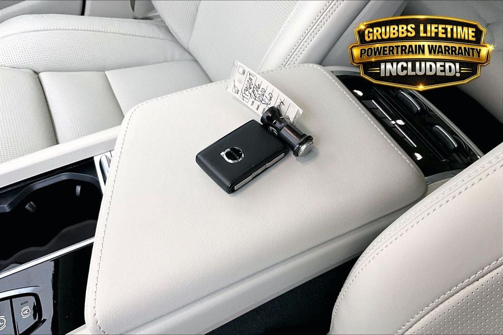 2026 Volvo XC60 B5 Ultra