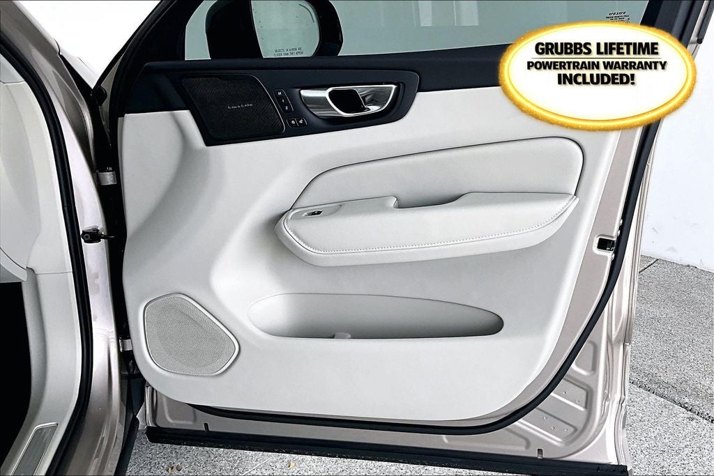 2026 Volvo XC60 B5 Ultra